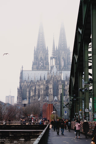 PopImpressKA Journal: How Much for a Piece of the Past? Postcard of Cologne, Germany, 2016 By Johanna Burr